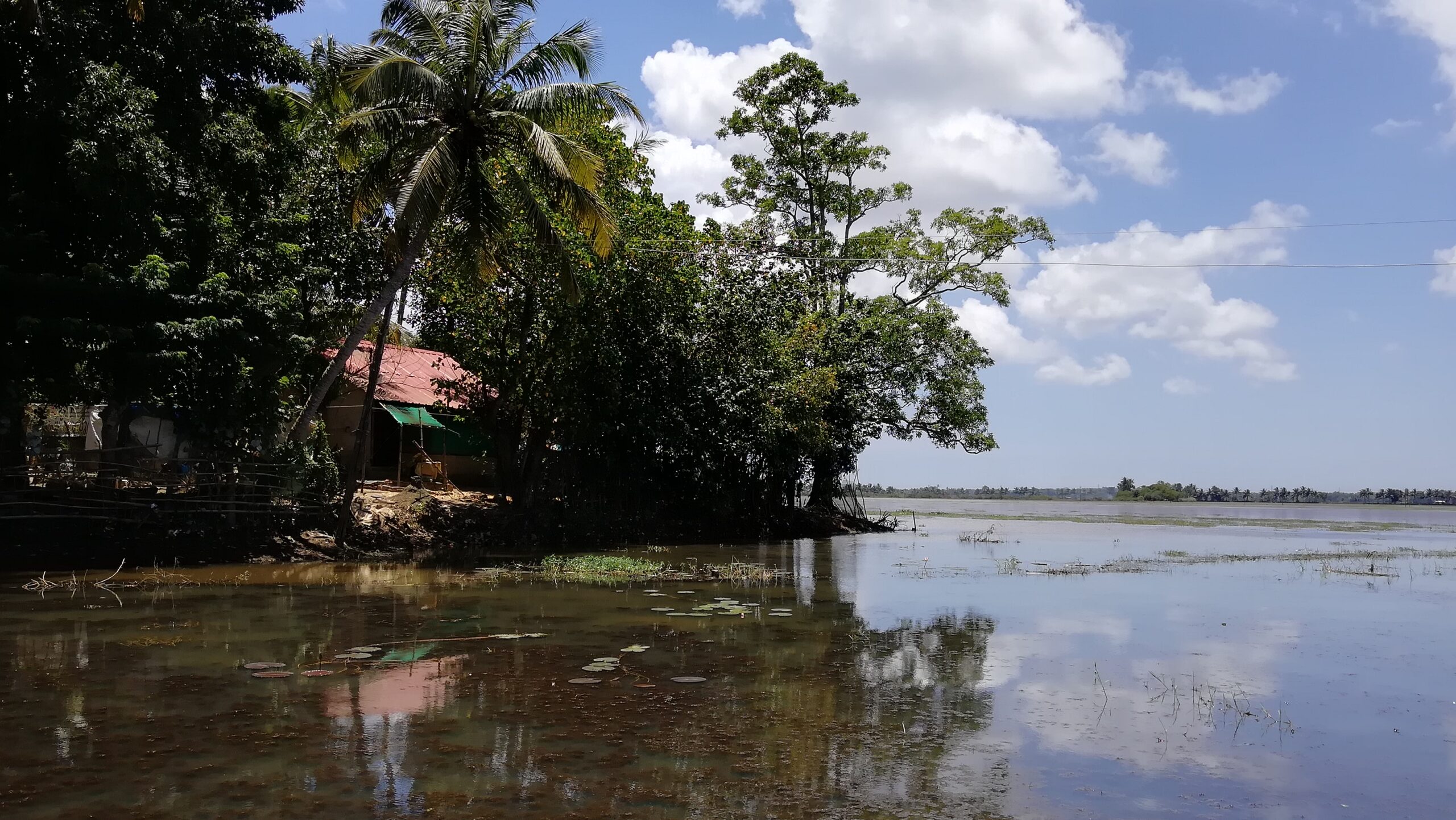 സ്ഥലമില്ലാത്തവന് വീടുമില്ല